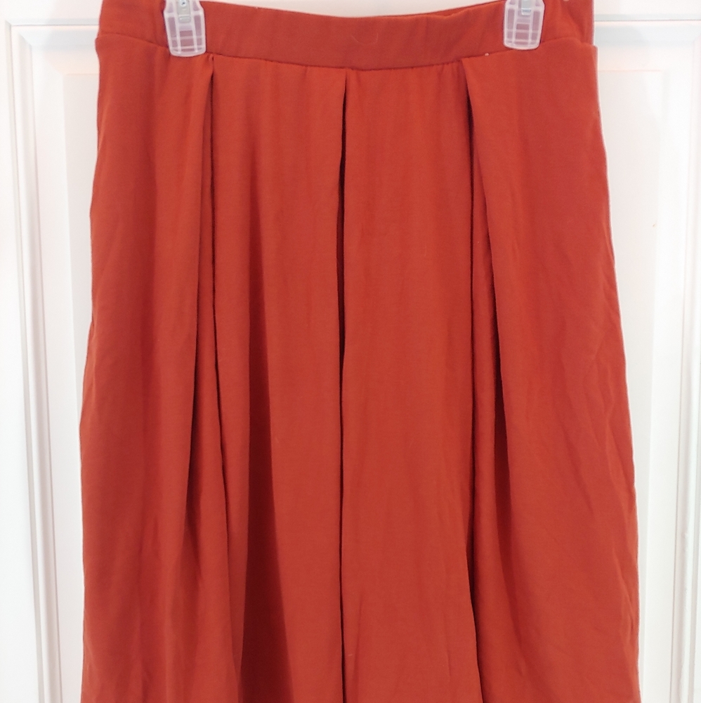 Lularoe Madison Skirt, has pockets